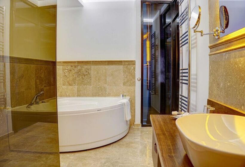 套房, Four Mansions