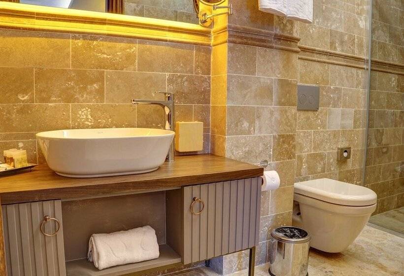 套房, Four Mansions