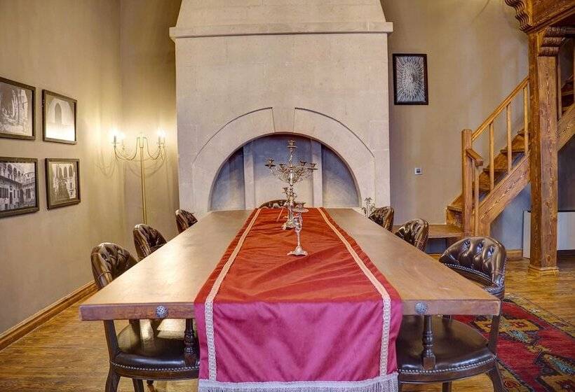 总统套房, Four Mansions