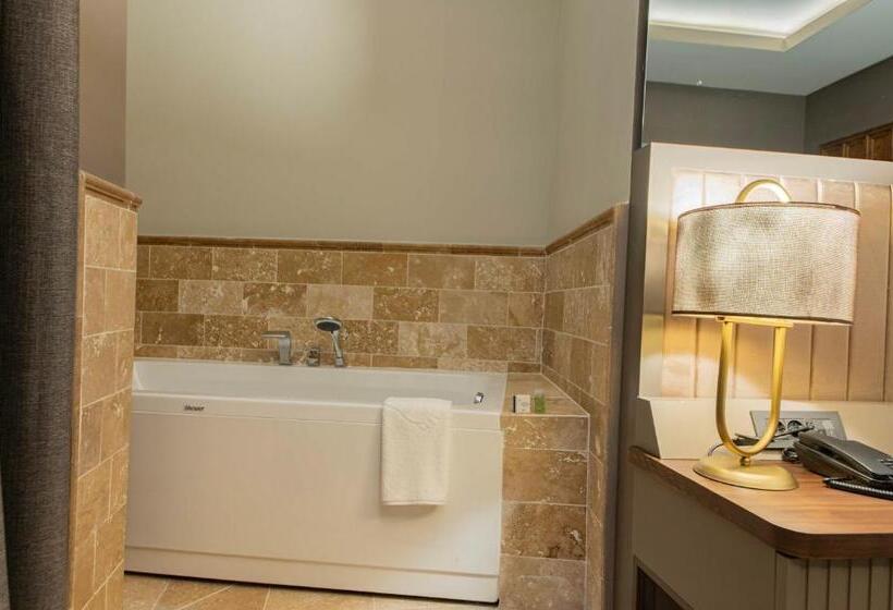 豪华房间, Four Mansions