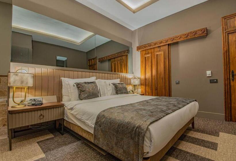 豪华房间, Four Mansions