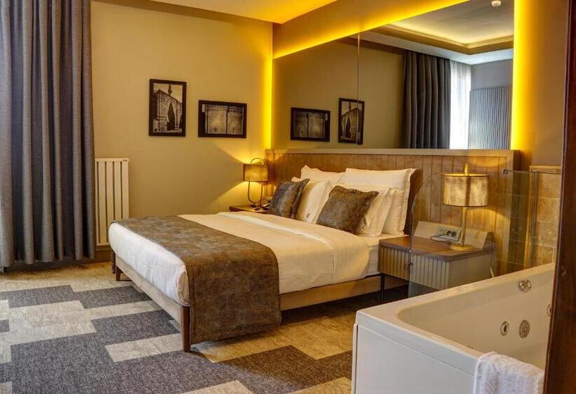 家庭套房, Four Mansions