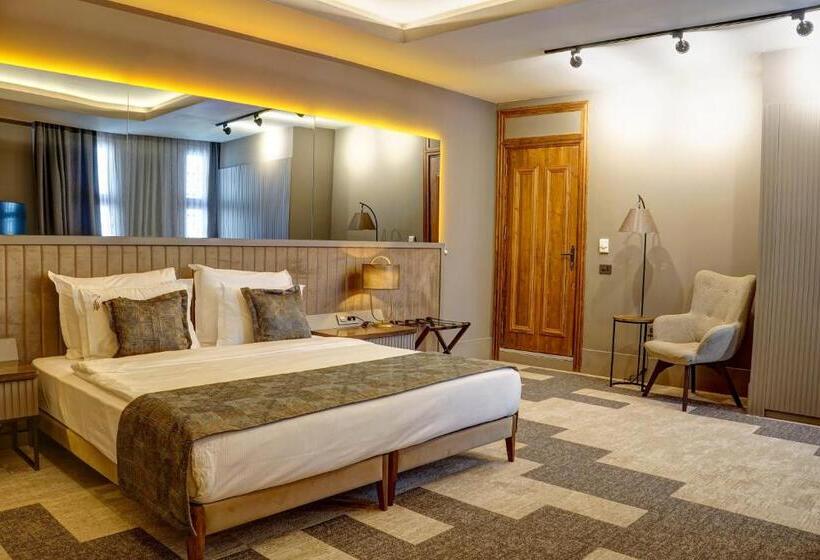 家庭套房, Four Mansions