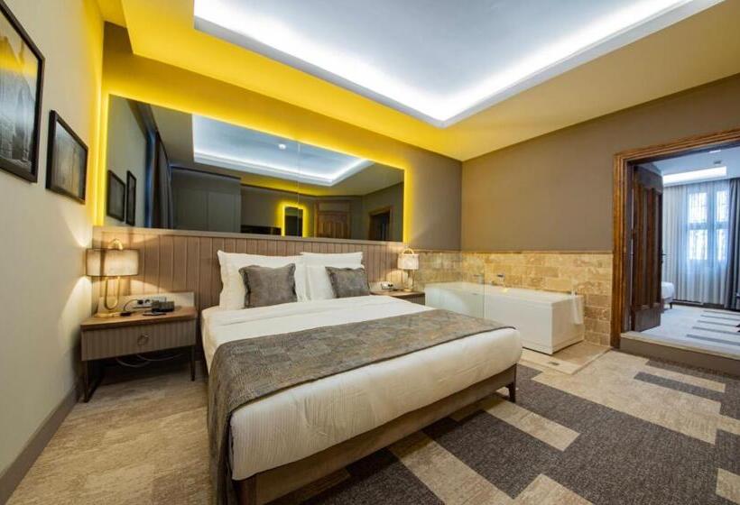 家庭套房, Four Mansions