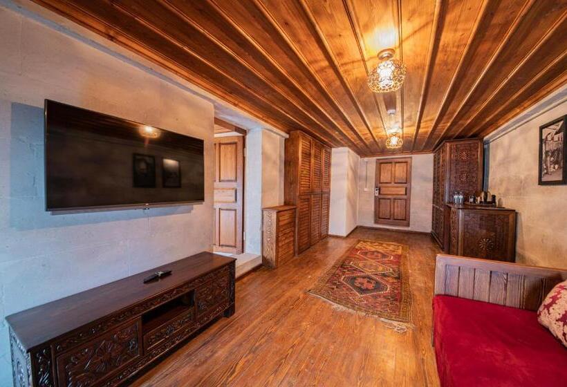 高级套房, Four Mansions