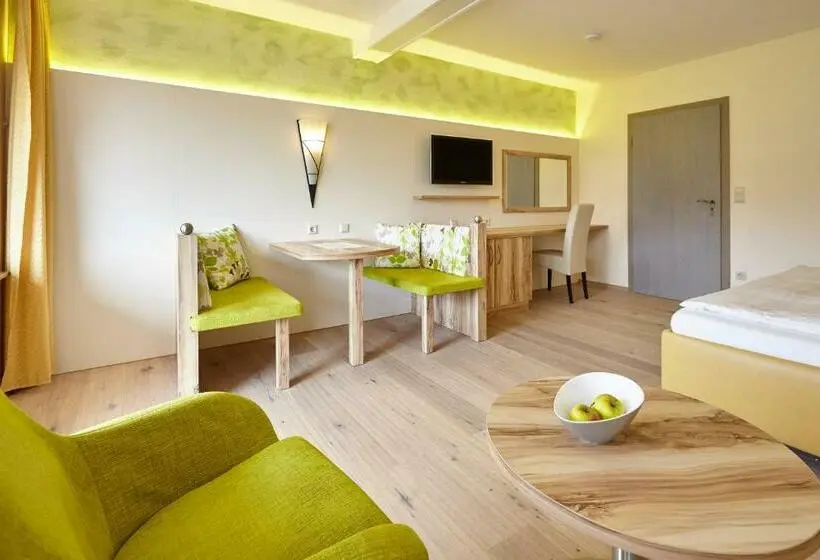 バルコニー付きスタンダードルーム, Wellnesshotel Sonnenhalde Tonbach