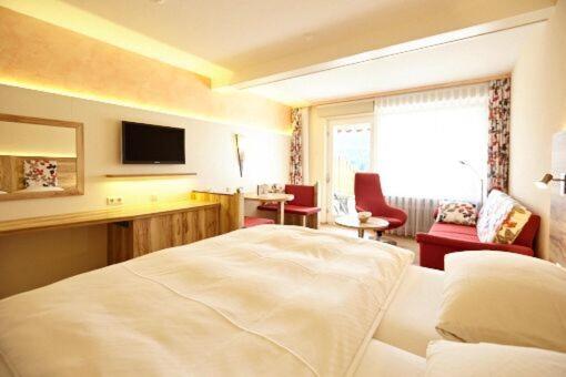 스탠다드 발코니 룸, Wellnesshotel Sonnenhalde Tonbach