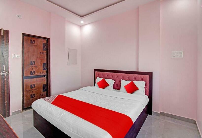 Quarto Triplo Clássico, Oyo Flagship 81359  Anand In