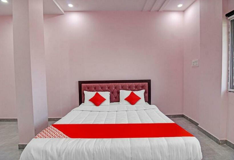 Quarto Triplo Clássico, Oyo Flagship 81359  Anand In