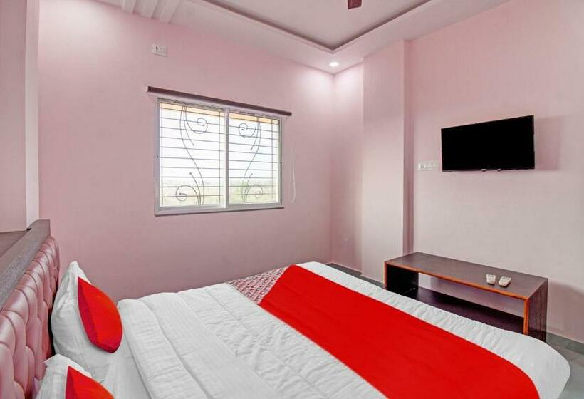 Quarto Triplo Clássico, Oyo Flagship 81359  Anand In