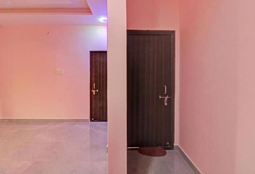 Quarto Triplo Clássico, Oyo Flagship 81359  Anand In