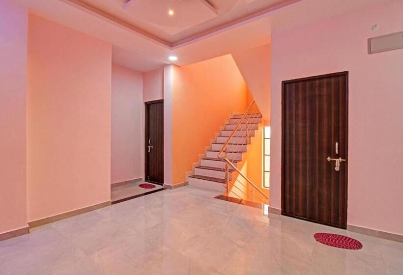 Quarto Triplo Clássico, Oyo Flagship 81359  Anand In