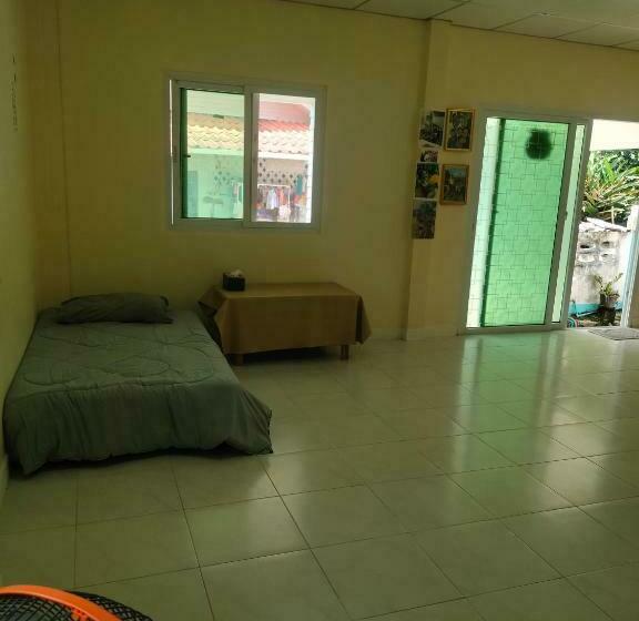 Семейное Бунгало, Baan Namthip Homestay Trang บ้านน้าทิพย์ โฮมสเตย์ตรัง