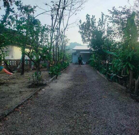 Студия Deluxe, Baan Namthip Homestay Trang บ้านน้าทิพย์ โฮมสเตย์ตรัง