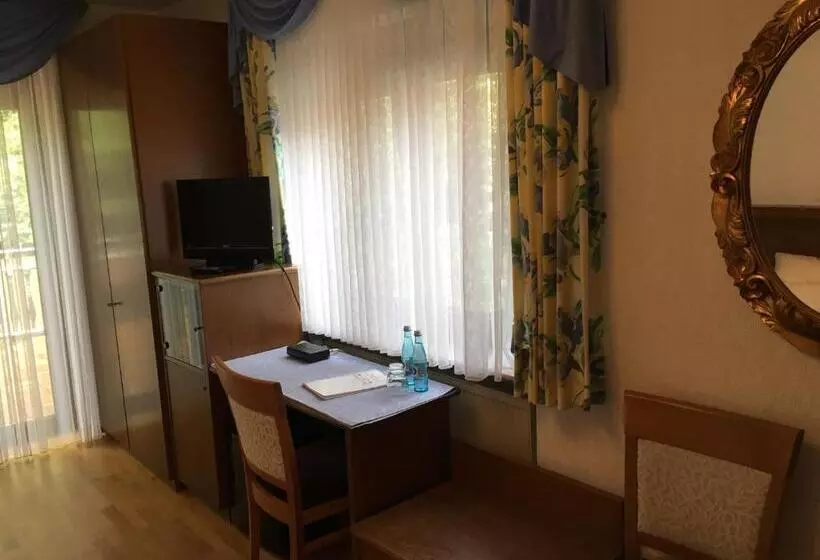 اتاق استاندارد با تراس, Gasthof Zur Sonne Winzenhohl