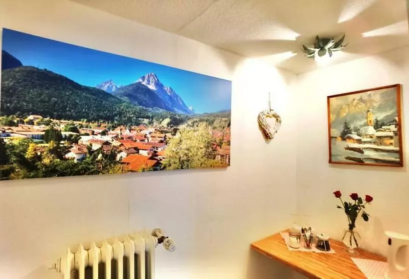 Quarto Standard com Vistas, Pension Karner