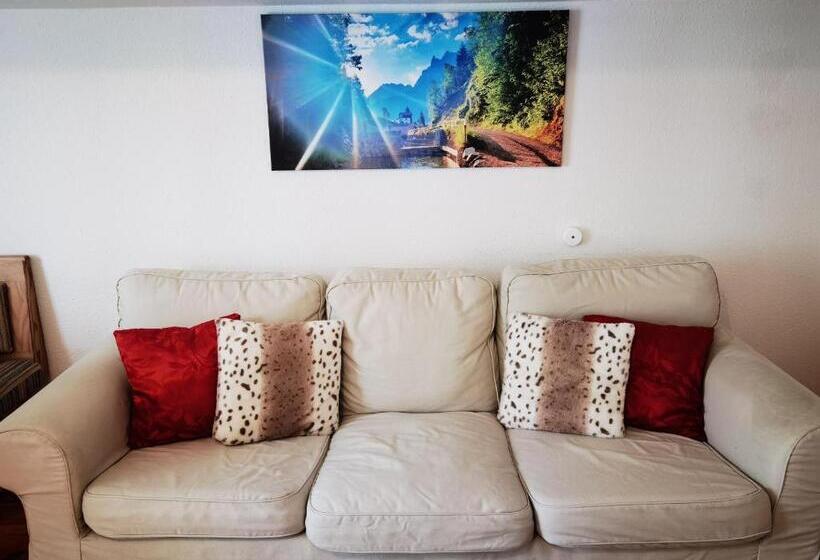 Apartament 2 Dormitoris amb Balconada, Pension Karner