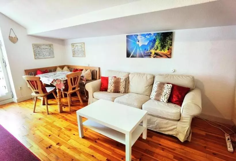 Apartamento 2 Quartos com Varanda, Pension Karner