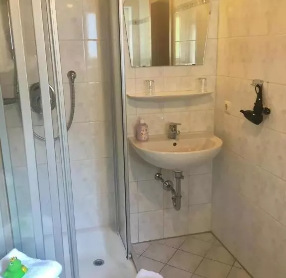 Quarto superior, Pension Karner