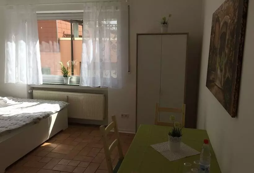 Standard Kolmen Hengen Huone, Pension Lindenhof