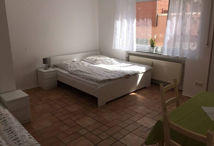 חדר סטנדרט לשלושה, Pension Lindenhof