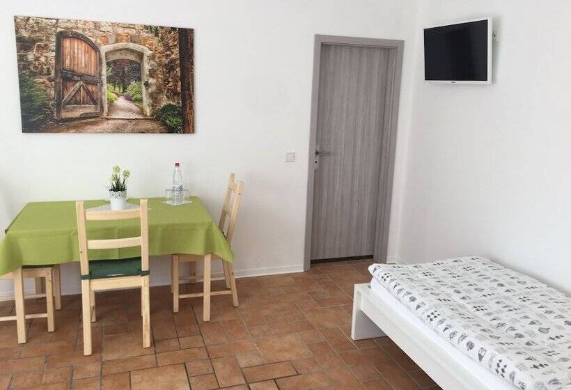 חדר סטנדרט לשלושה, Pension Lindenhof