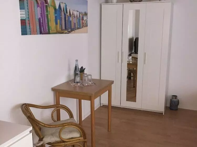 Perhehuone, Pension Lindenhof