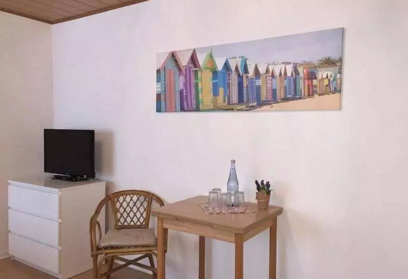 Perhehuone, Pension Lindenhof