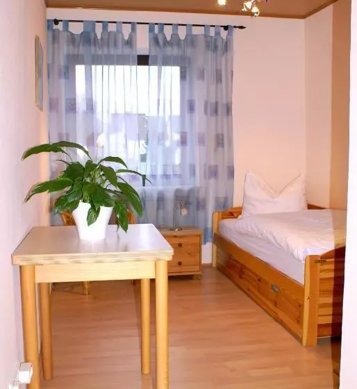 Standard Yhden Hengen Huone, Pension Lindenhof