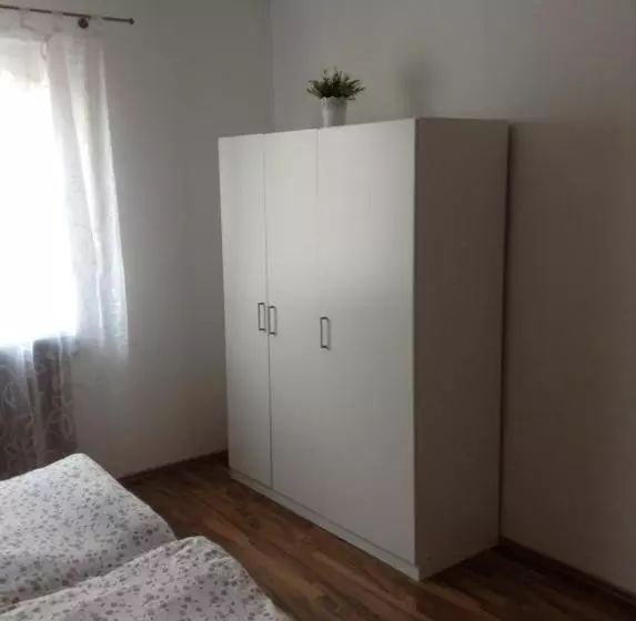 Huoneisto 2 Makuuhuonetta, Pension Lindenhof