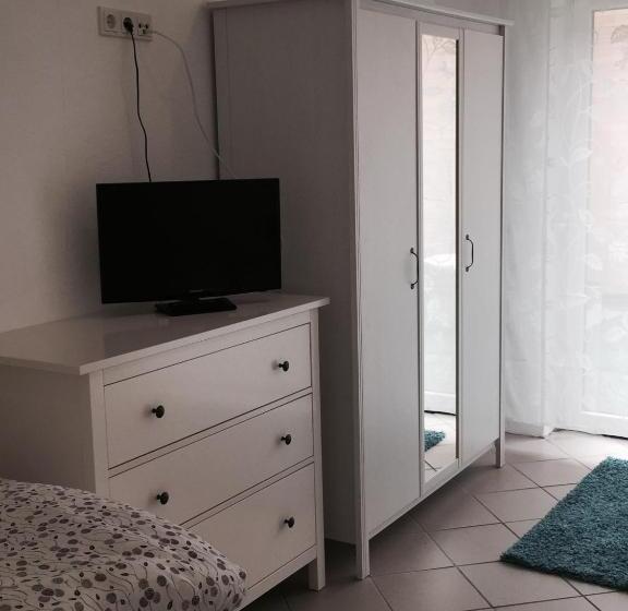 סוויטת ג'וניור עם טרסה, Pension Lindenhof