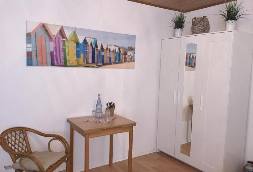 חדר משפחתי, Pension Lindenhof