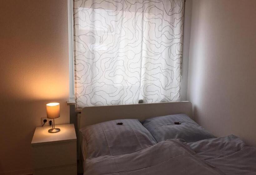 غرفة عائلية, Pension Lindenhof