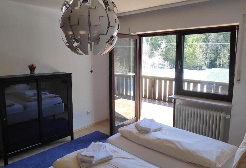 Apartamento 1 Dormitório com Sacada, Pension Muhlencafe