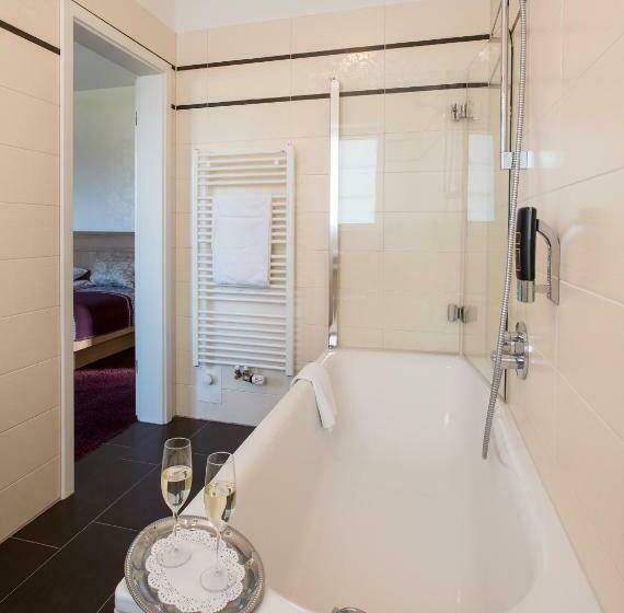 غرفة قياسية ثلاثية, Restaurant Zum Heidekrug