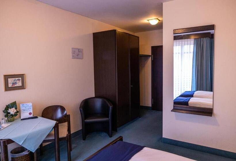 스탠다드 룸, & Restaurant Zum Riesen