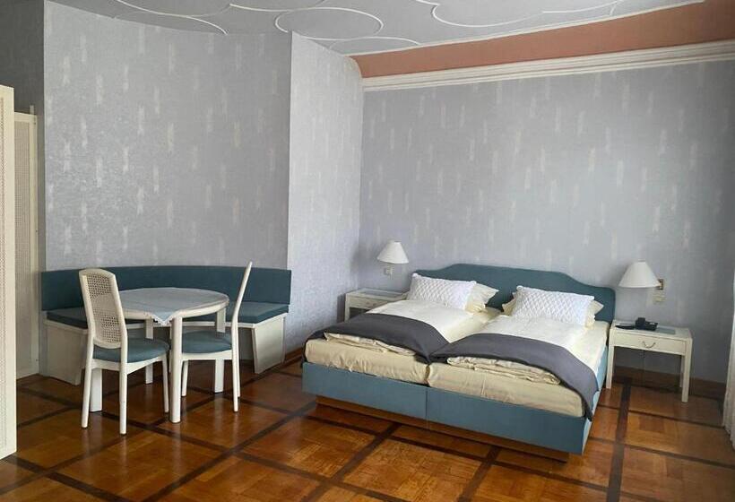 디럭스 스위트, & Restaurant Zum Riesen