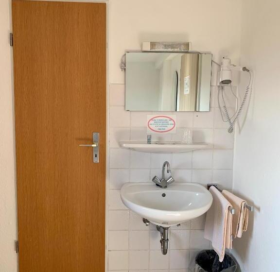 标准单人间, Reutiner Hof