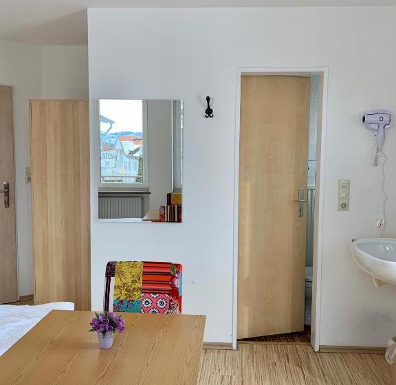 标准间, Reutiner Hof