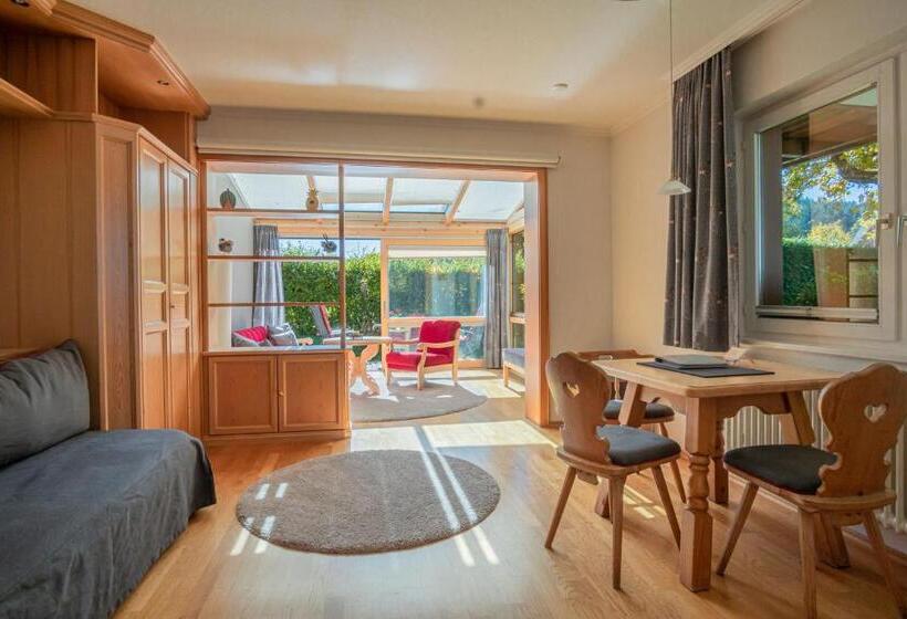 חדר סטנדרט מותאם לאדם עם מוגבלויות, Sonne Garni