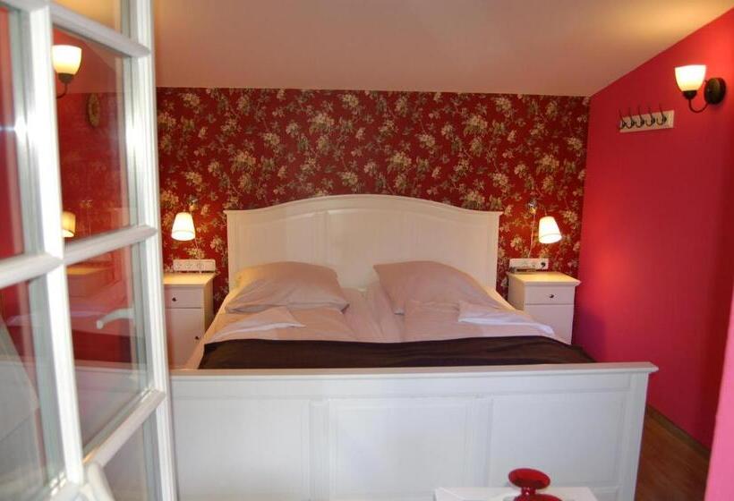 Comfort room with terrace, The Cosy Home