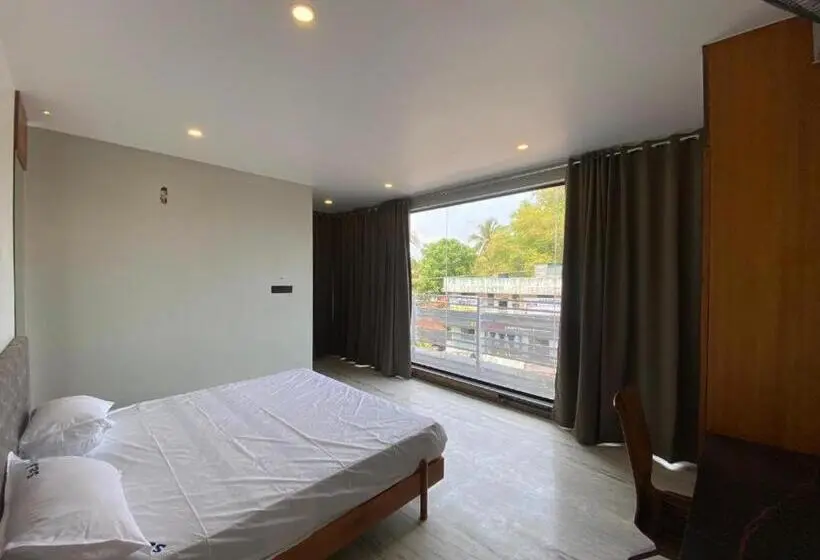 Chambre Economy, Luxe Inn