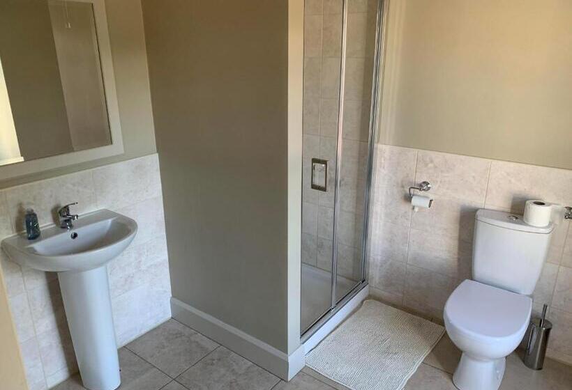 디럭스 룸, Cuckoos Corner