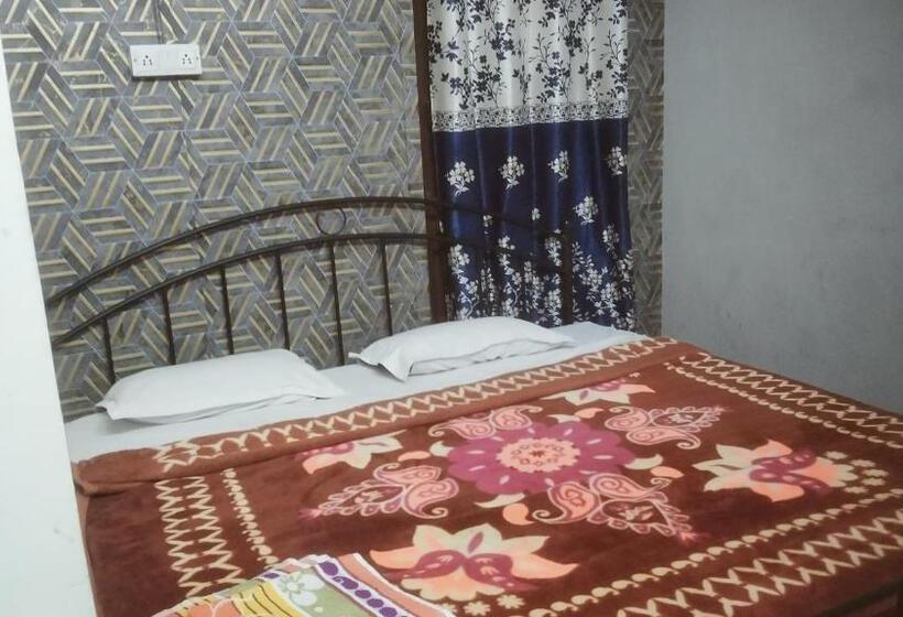 اتاق خانوادگی, Shivlok Guest House