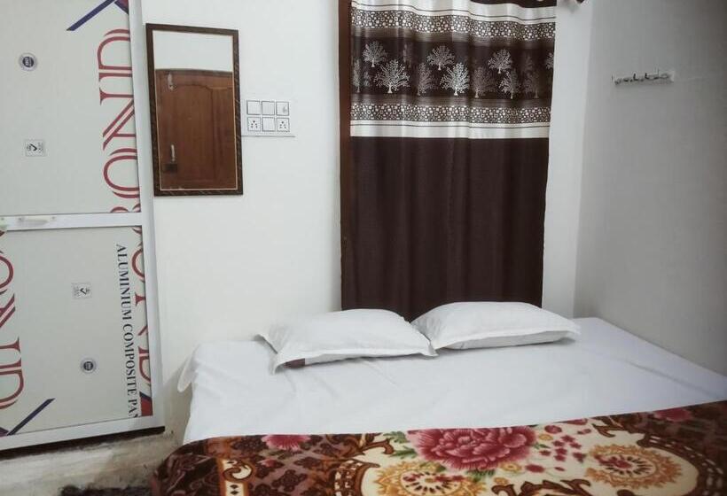 اتاق خانوادگی, Shivlok Guest House