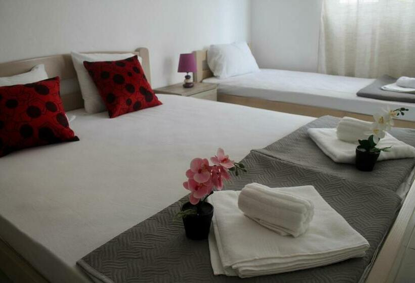 اتاق استاندارد سه نفره, Villa Esperenza