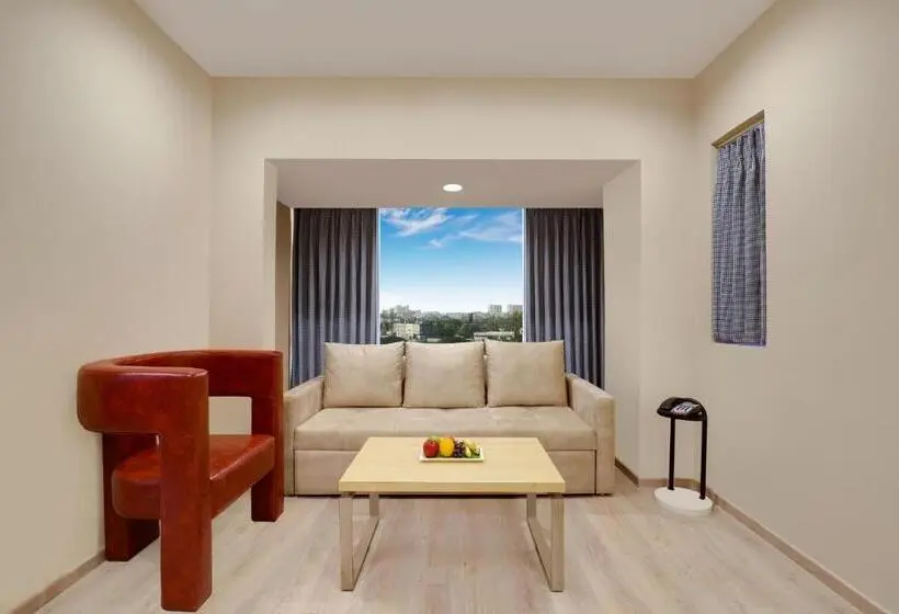 سوئیت با تخت بزرگ, Lemon Tree Suites, Whitefield, Bengaluru