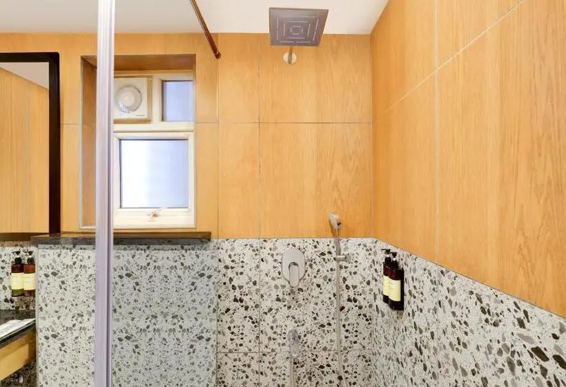 سوئیت با تخت بزرگ, Lemon Tree Suites, Whitefield, Bengaluru
