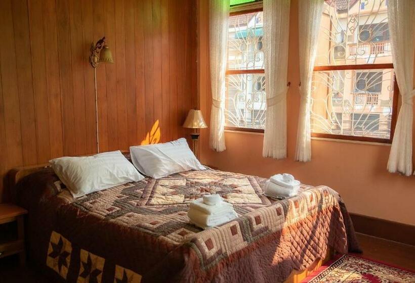 Pokój Standard, บ้านกิจเสรี