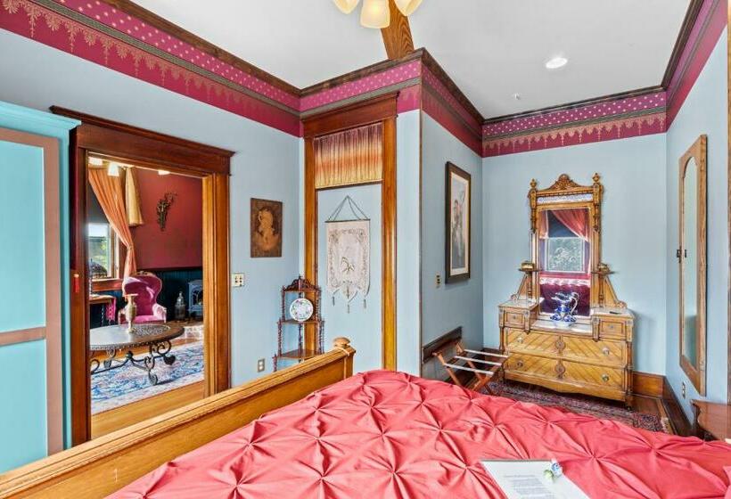 Люкс Вид на Город, The Peerless